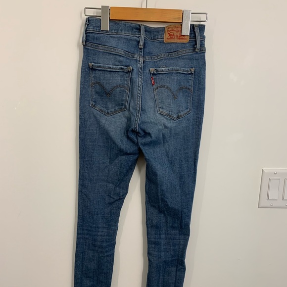 Levi’s denim shaping skinny jeans (OG $ ~ 100) size 24 - Picture 2 of 3